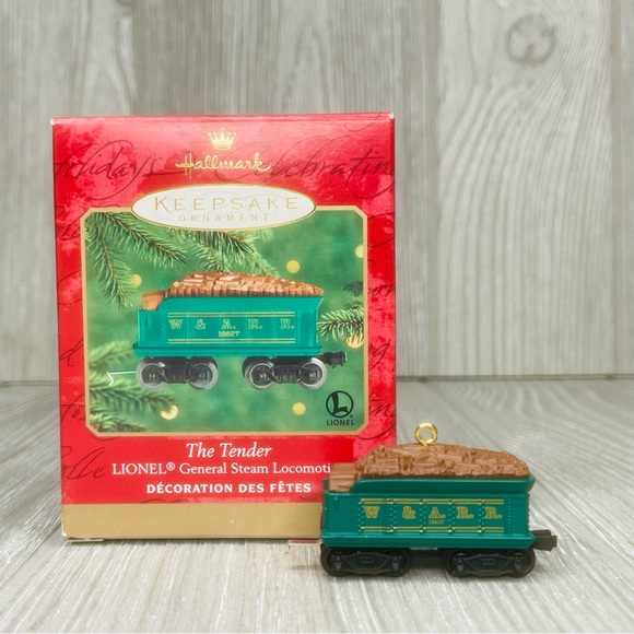 Hallmark QX6834 The Tender Lionel General Steam Locomotive Christmas Ornament - Picture 2 of 8